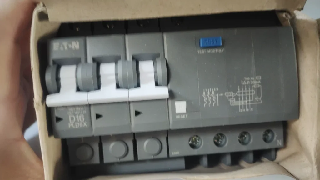 Eaton PLD9X-16/3N/D/003 Residual Current Circuit Breaker thumbnail