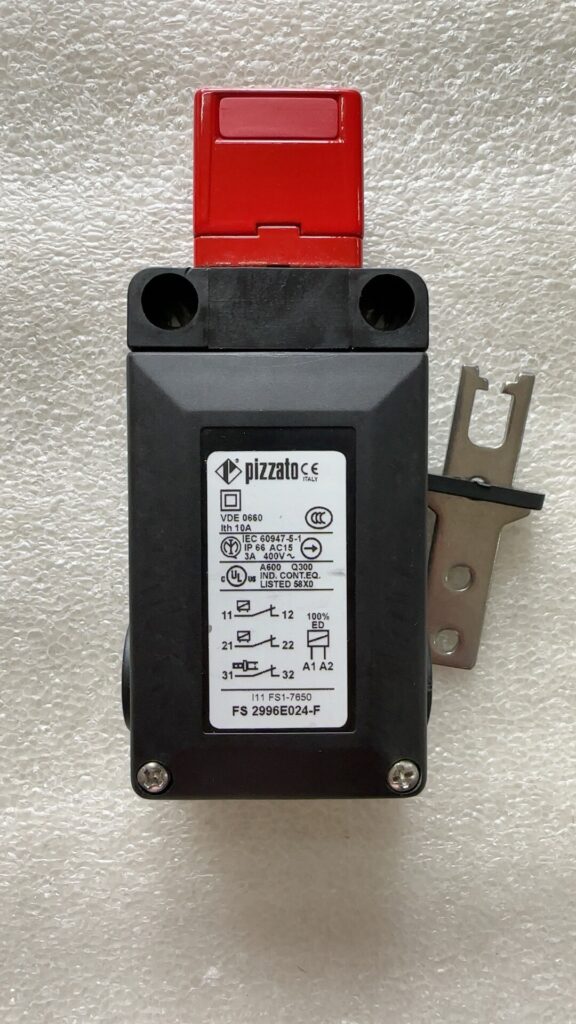 Pizzato 2896E024-F Switch