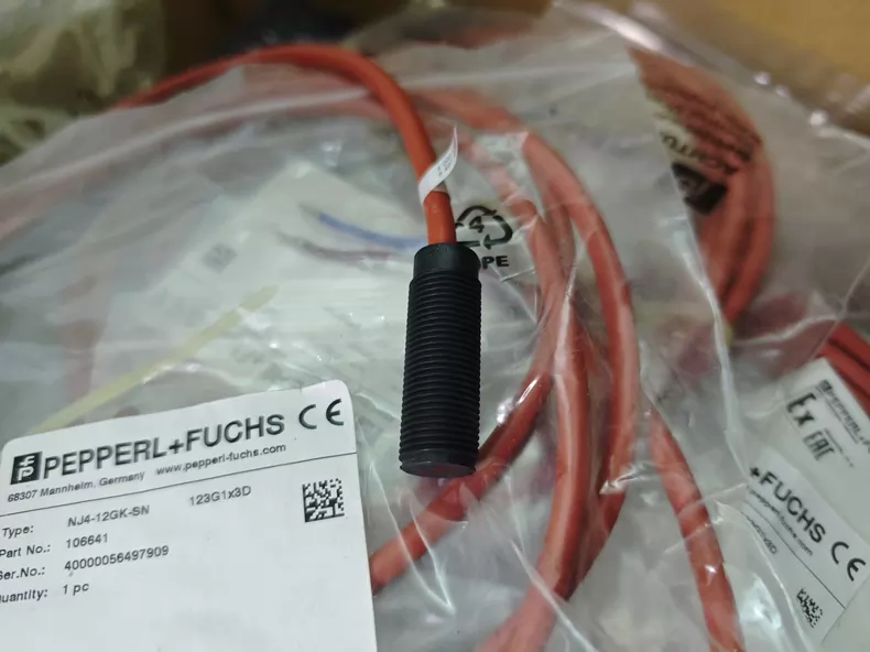 Pepperl+Fuchs Proximity Sensor NJ4-12GK-SN thumbnail