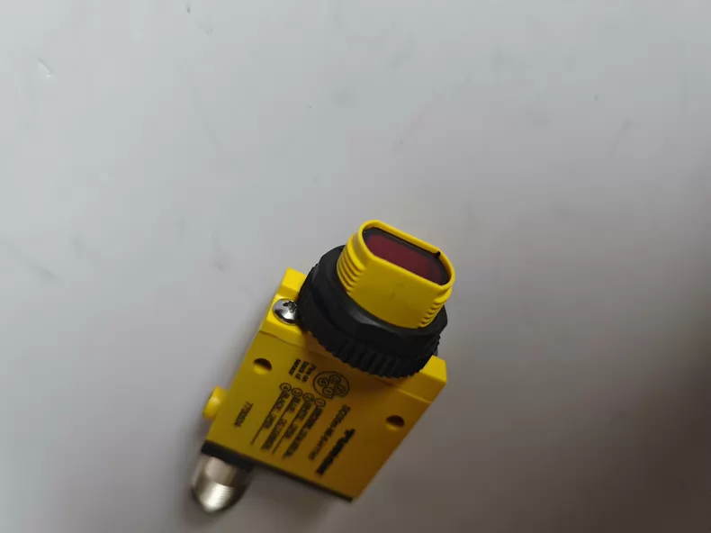 TURCK Photoelectric Sensor SO30M-MI-6-H1141 thumbnail