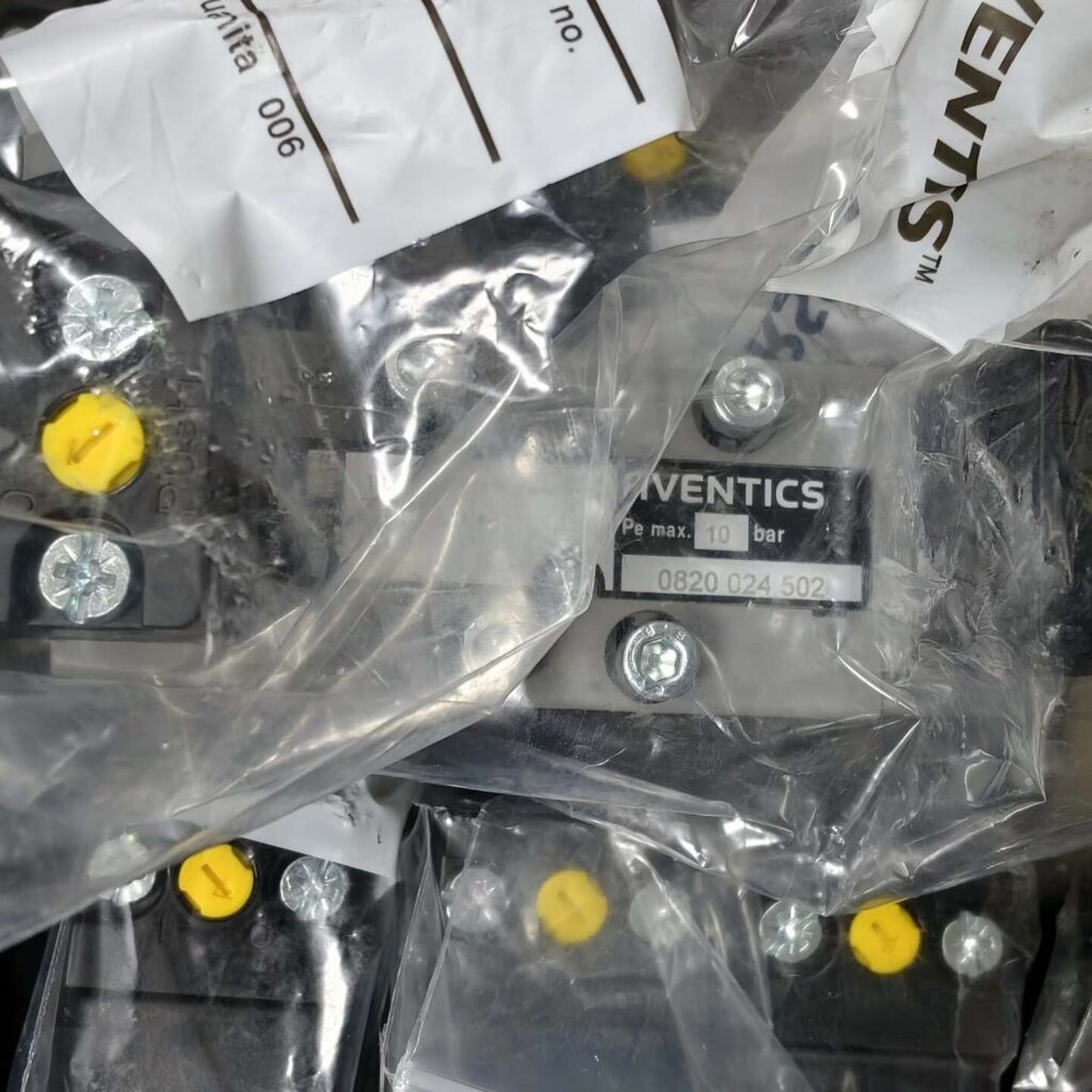 Aventics 0820024502 Pneumatic Valve thumbnail