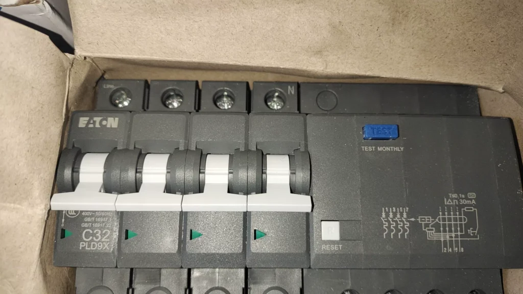 Eaton PLD9X-32/4/C/003-A Circuit Breaker thumbnail