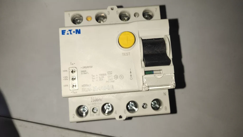 Eaton FRCdM-25/4/03-G/A Circuit Breaker thumbnail