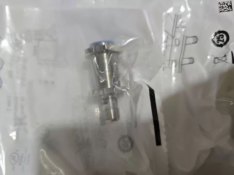 SICK Proximity Sensor IME18-08BPSZCOK thumbnail
