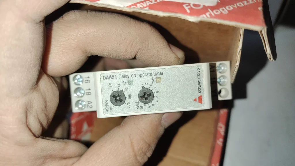 Carlo Gavazzi DAA51CM24B001 Relay thumbnail
