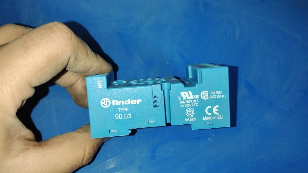 Finder 90.03.SMA Relay Socket thumbnail