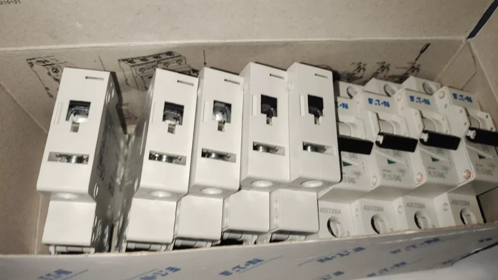 Eaton PL10-B40 Circuit Breaker thumbnail
