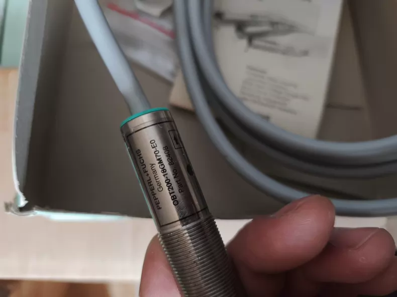 Pepperl+Fuchs Photoelectric Sensor OBT200-18GM70-E0 thumbnail