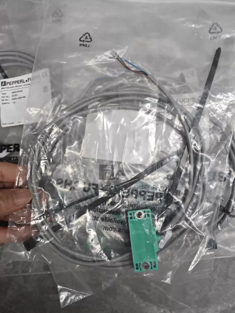 Pepperl+Fuchs Sensor CBN5-F46-E0 thumbnail