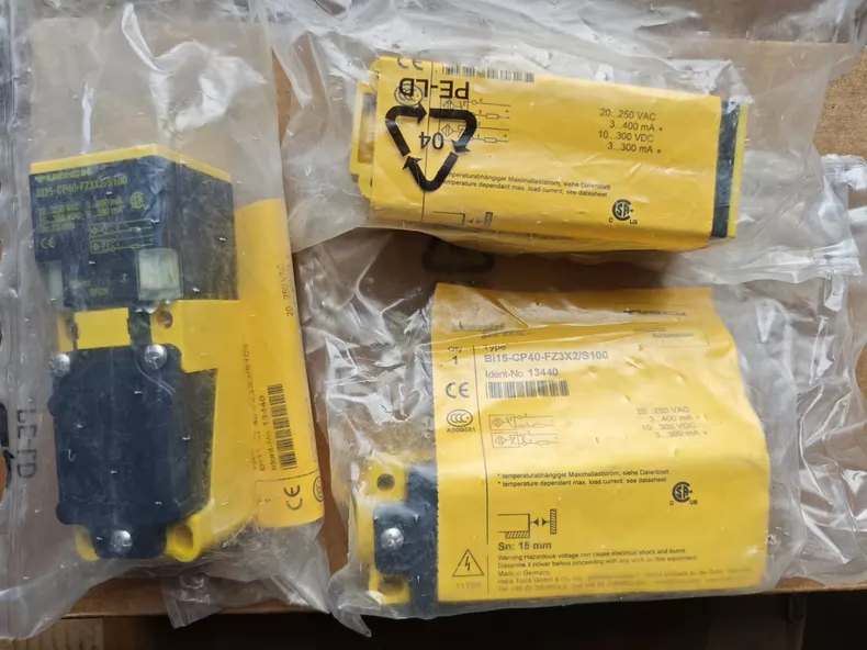 TURCK Proximity Sensor BI15-CP40-FZ3X2/S100 thumbnail
