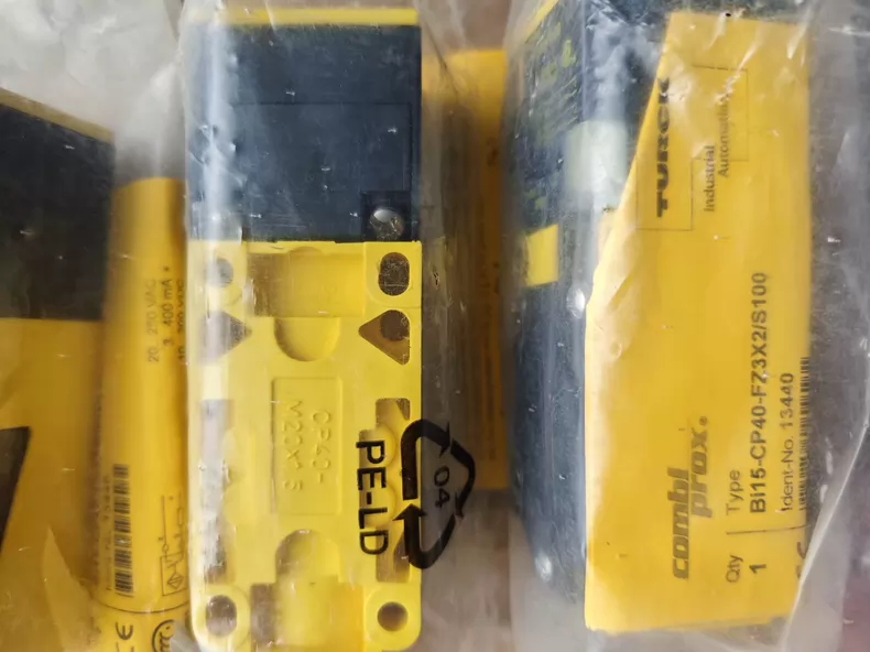 TURCK Proximity Sensor BI15-CP40-FZ3X2/S100 thumbnail