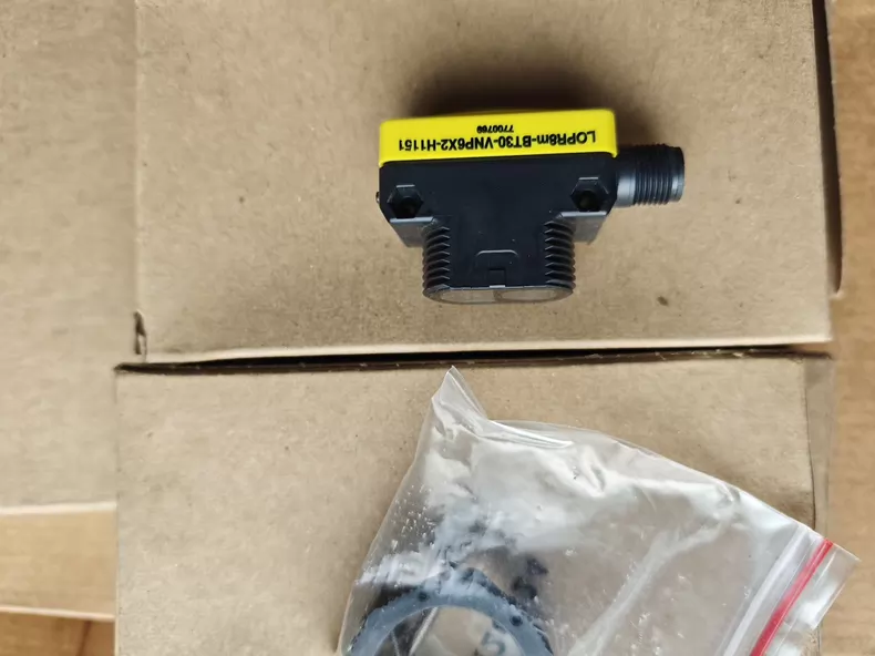 TURCK Photoelectric Sensor LOPR8M-BT30-VNP6X2-H1151 thumbnail
