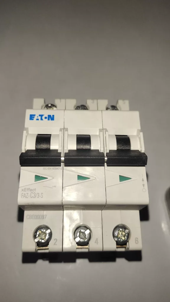 Eaton FAZ-C3/3-S Circuit Breaker thumbnail