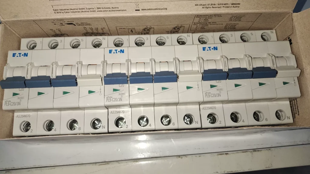 Eaton PL9-C20/3N Circuit Breaker thumbnail