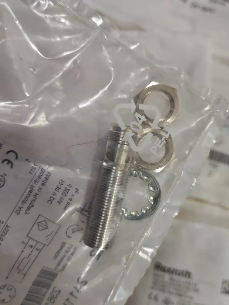 Bosch Rexroth M12-M12 Proximity Sensor thumbnail