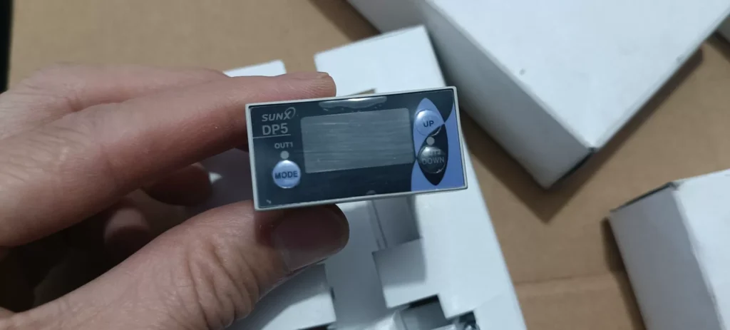 SUNX DP5-C-Z Pressure Sensor thumbnail