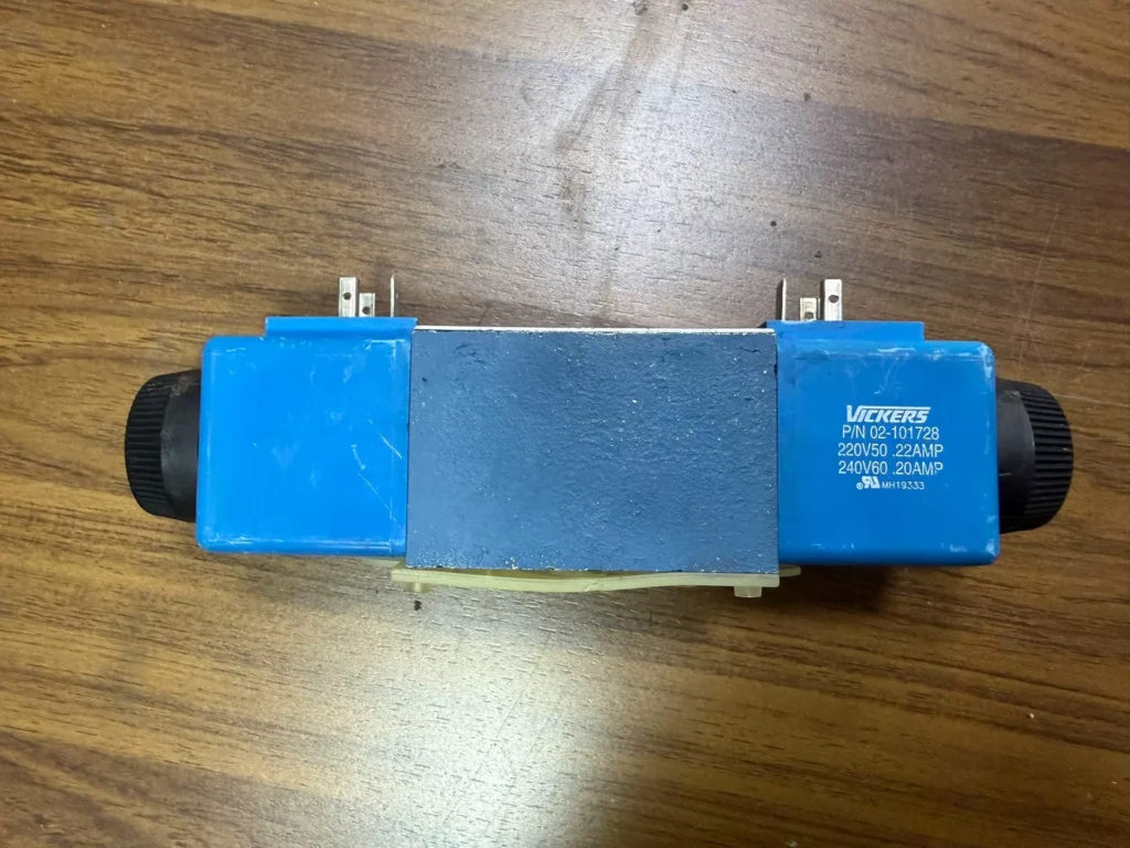 Vickers DG4V-3S-6C-M-U-B5-60 Solenoid Valve thumbnail