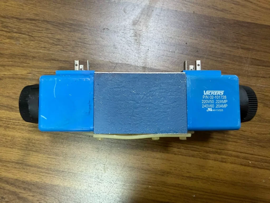 Vickers DG4V-3S-6C-M-U-B5-60 Solenoid Valve thumbnail