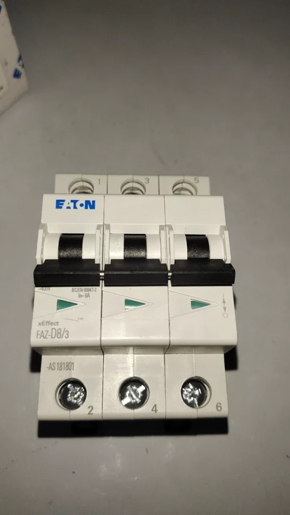 Eaton FAZ-D8/3-AS Circuit Breaker thumbnail