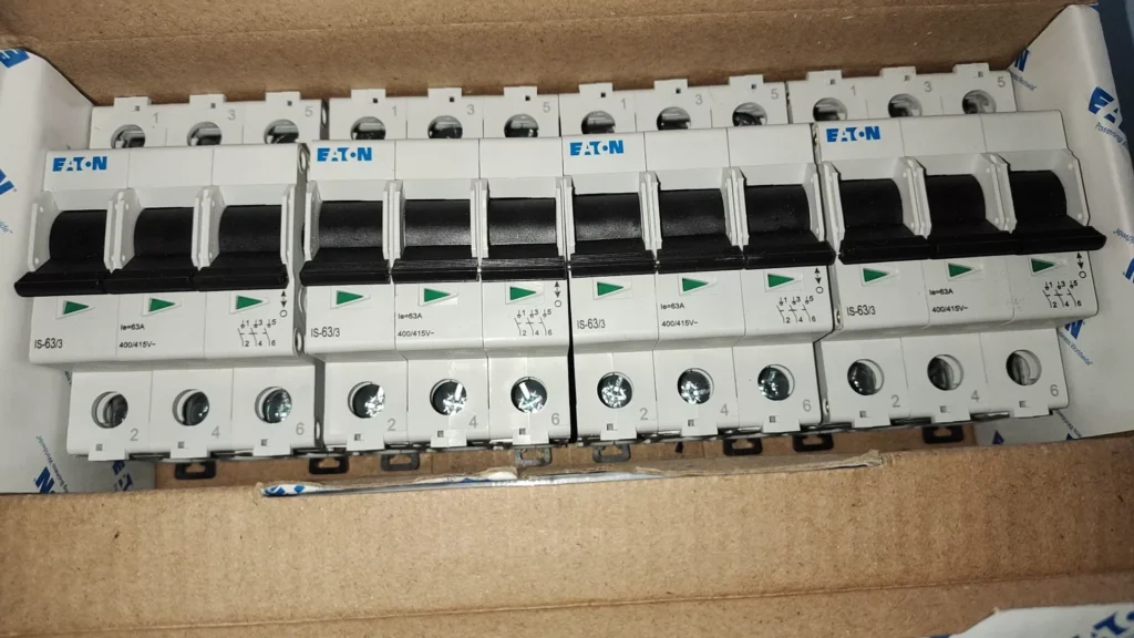 Eaton CB063000 Switch thumbnail