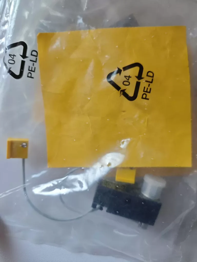 TURCK Proximity Sensor NI2-Q9.5-AP6-0.1-FS4.4X3/S304 thumbnail
