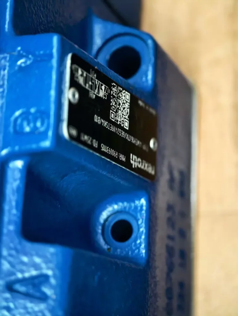Bosch Rexroth 4WEH16J7X/6EG24N9ETSK4/B10 Hydraulic Valve