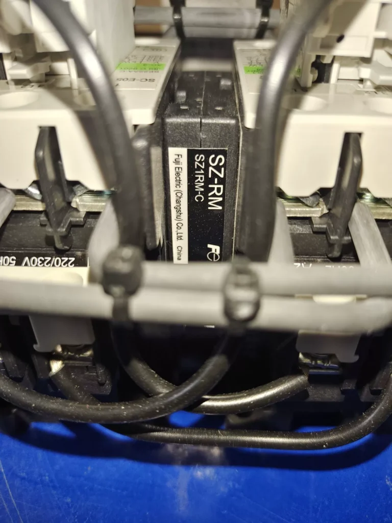 Fuji Electric SC-E05RM Contactor thumbnail