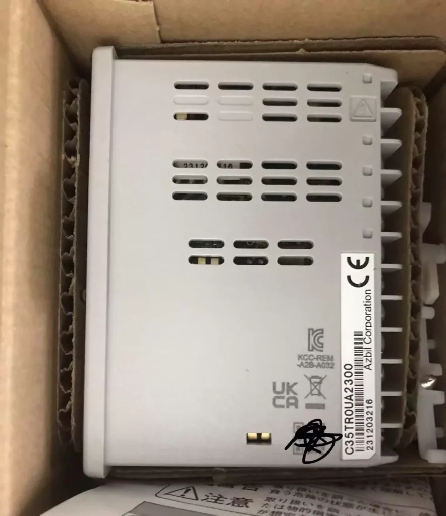 Azbil C35TR0UA2300 Controller thumbnail