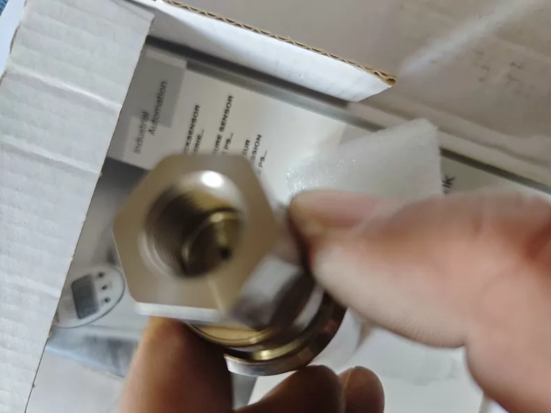 TURCK Pressure Sensor PS001V-301-2UPN8X-H1141 thumbnail