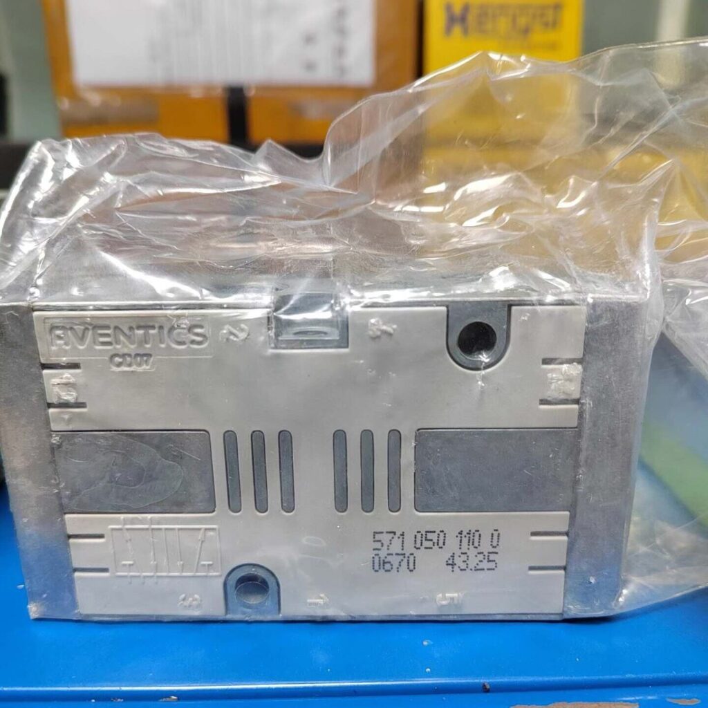 Aventics 5710501100 Pneumatic Valve thumbnail