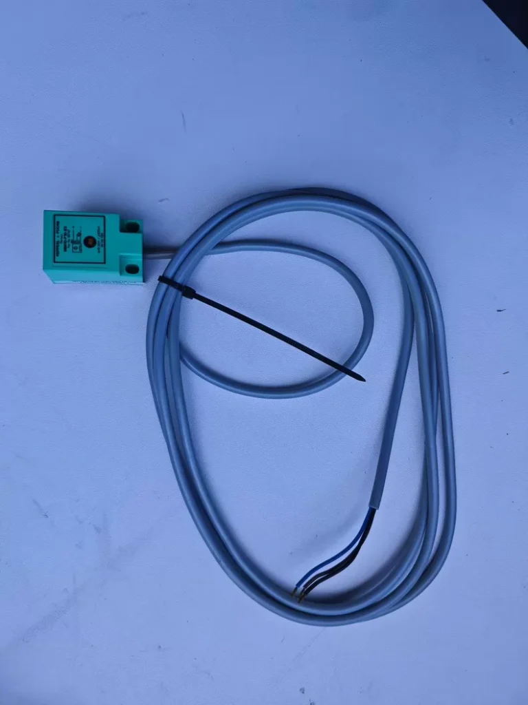 Pepperl+Fuchs Proximity Sensor NBN10-F10-E2 thumbnail