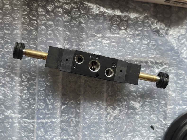 Parker Solenoid Valve PHS520D-8 thumbnail