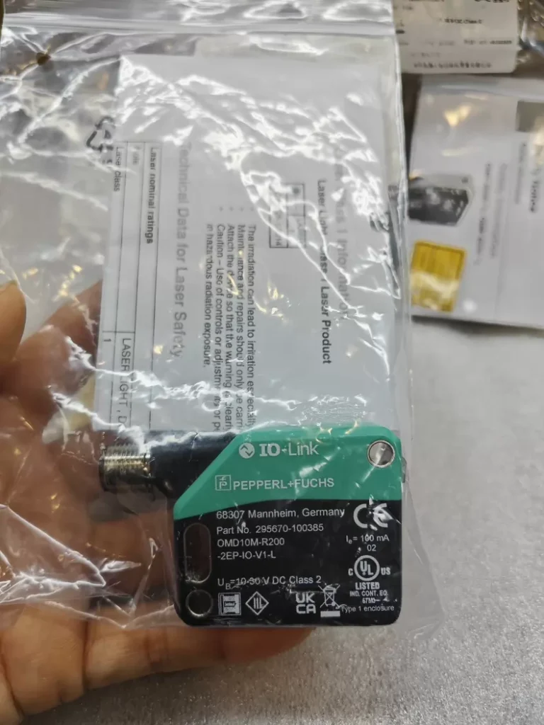 Pepperl+Fuchs OMD10M-R200-2EP-IO-V1-L Distance Sensor thumbnail
