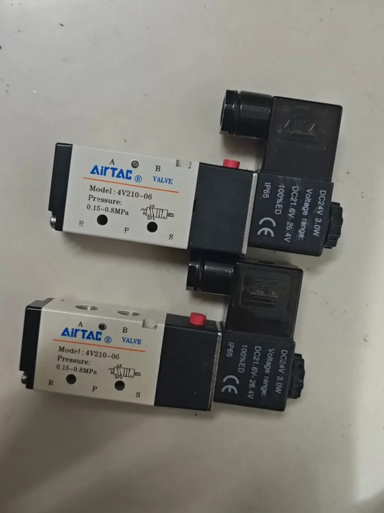 AIRTAC 4V210-06 Valve