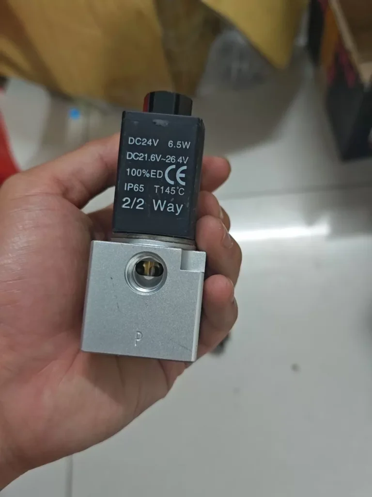 AIRTAC 3V3-08-NC Valve thumbnail