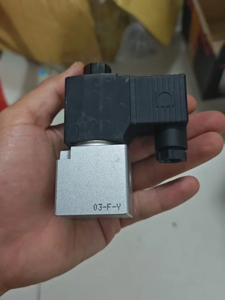 AIRTAC 3V3-08-NC Valve thumbnail