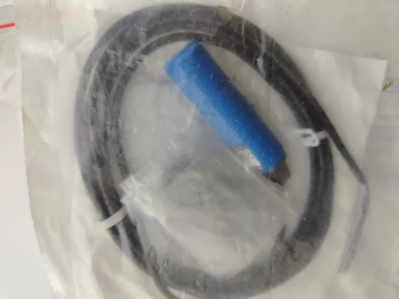 SICK Photoelectric Sensor GRL18-N1157 thumbnail