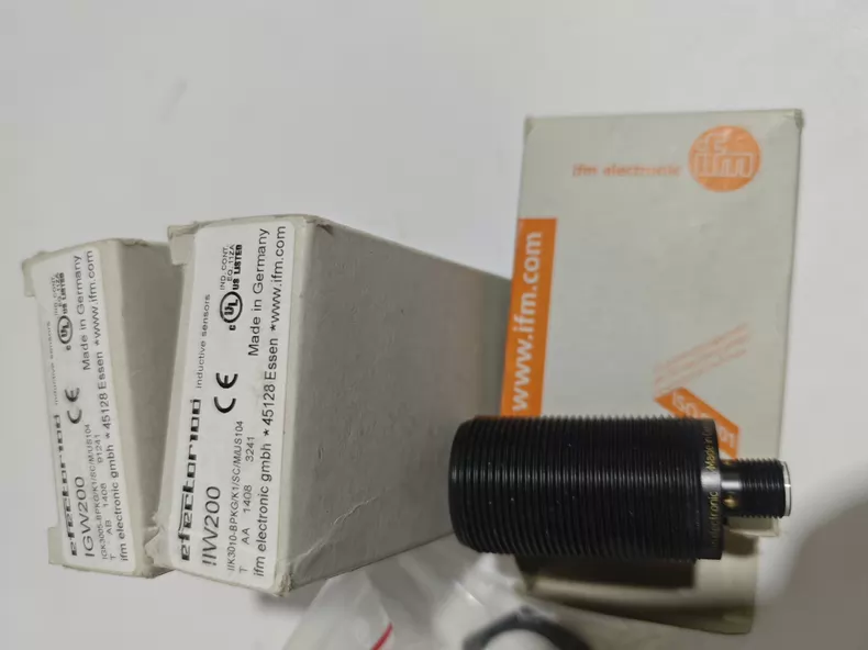 ifm Proximity Sensor IIW200