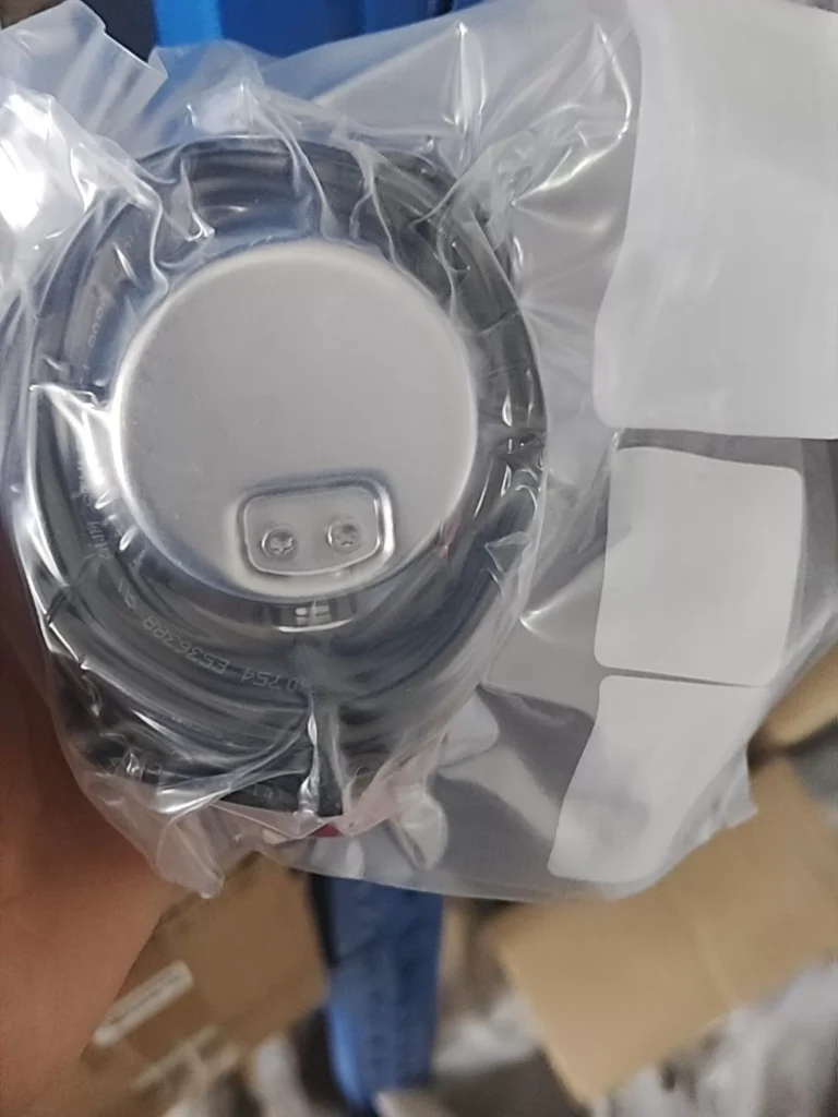 WIKA 1000MBAR Pressure Gauge thumbnail