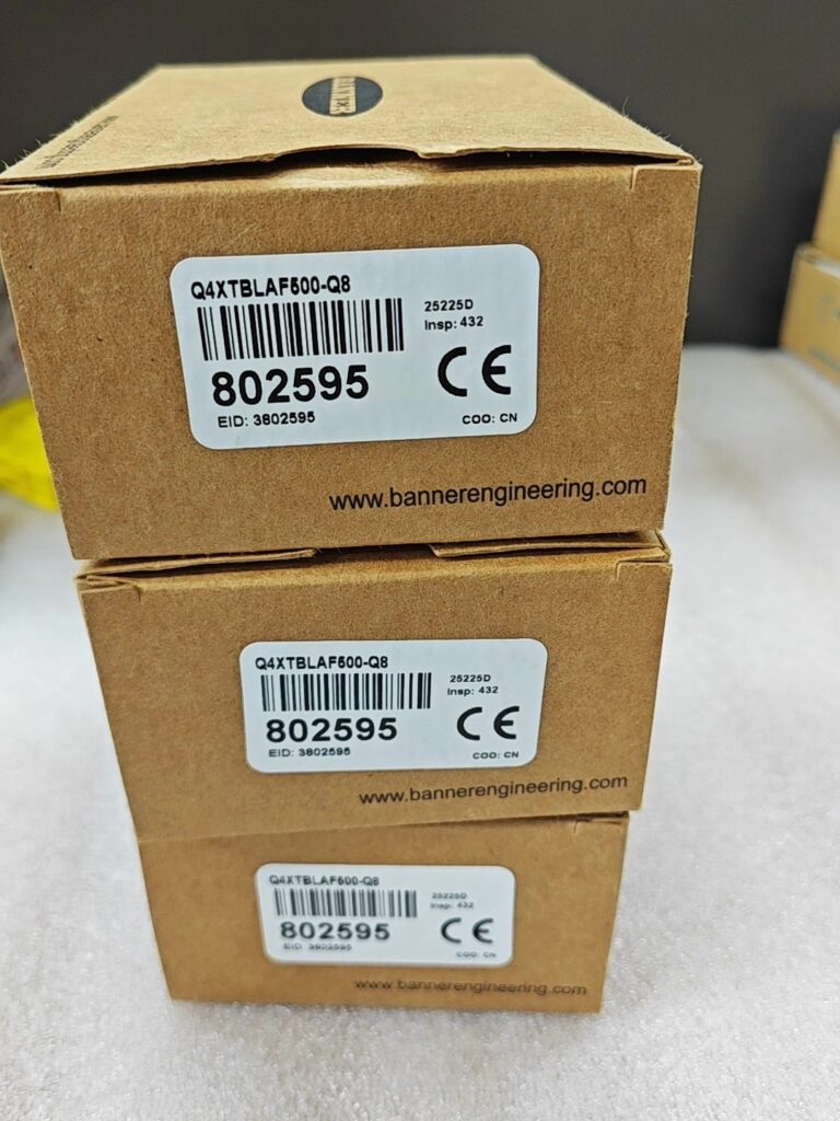 BANNER Q4XTBLAF500-Q8 / 802595 Sensor