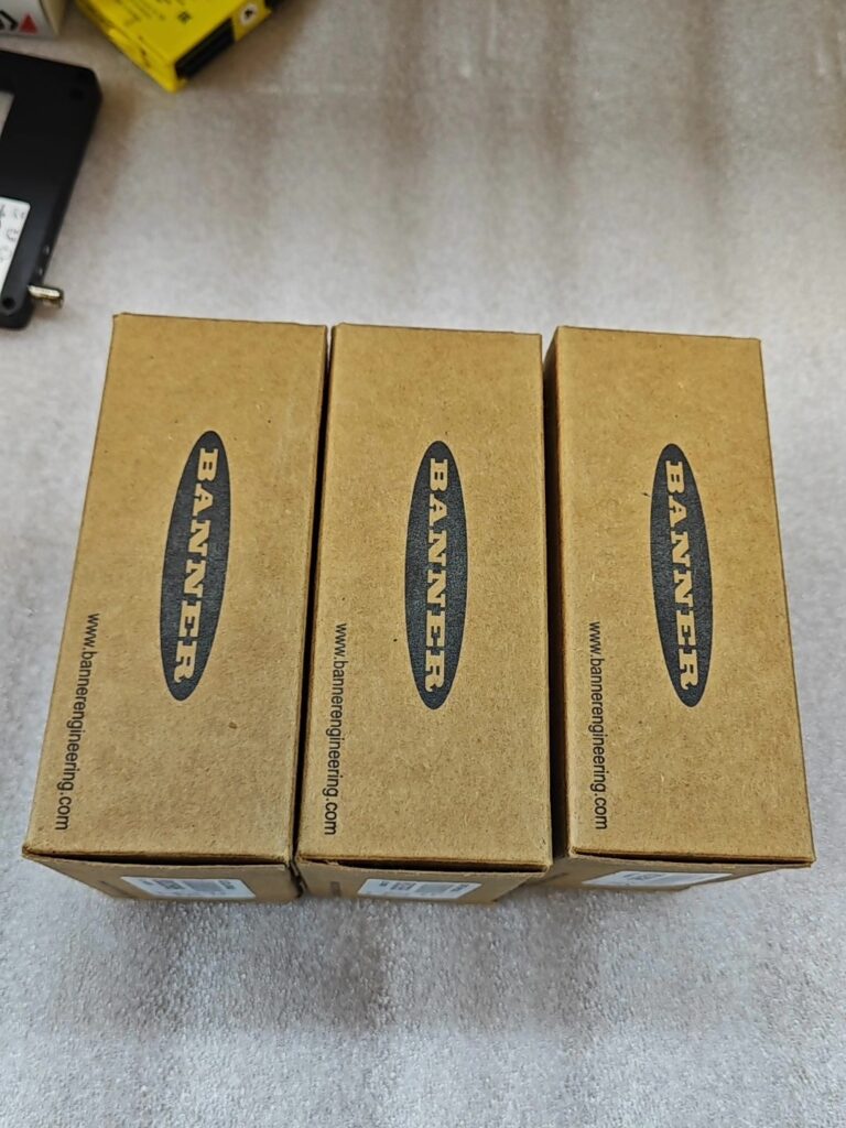 BANNER Q4XTBLAF500-Q8 / 802595 Sensor thumbnail