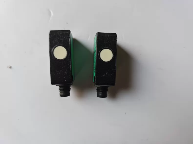 Pepperl+Fuchs Ultrasonic Sensor UBE800-F77-SE2-V31 thumbnail
