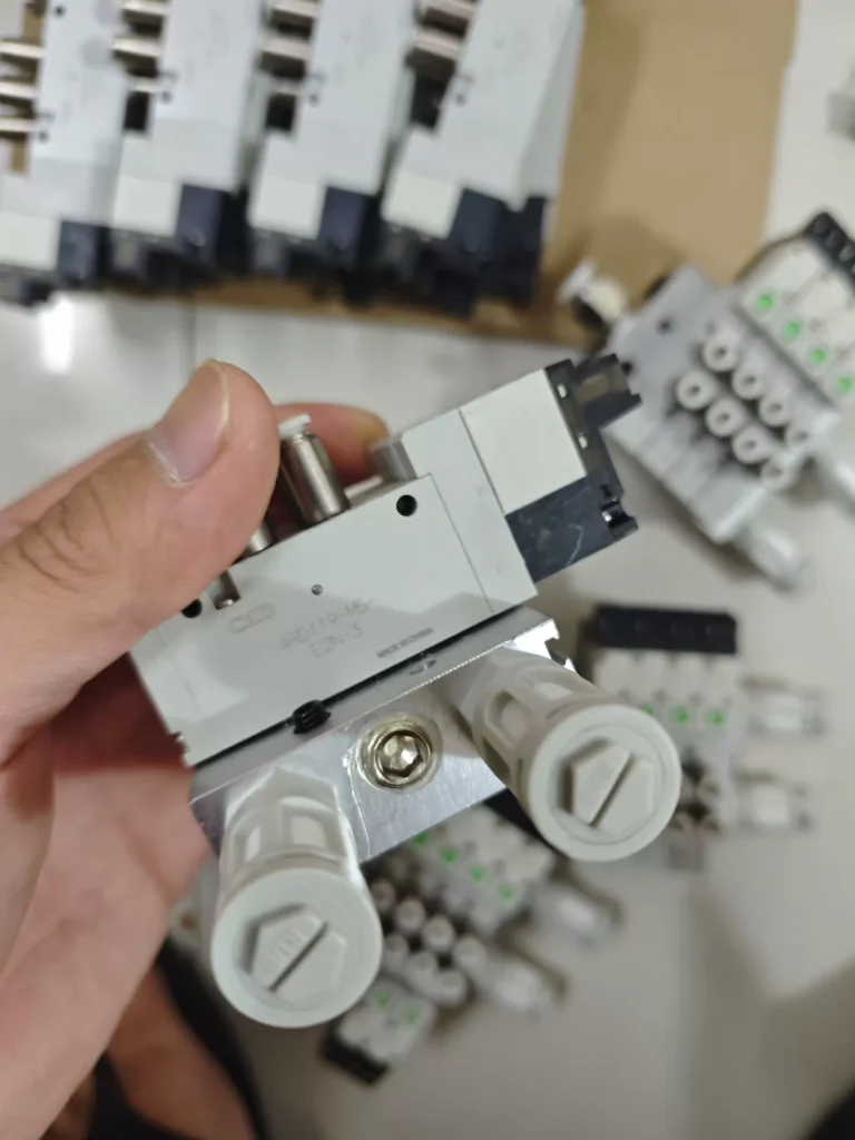 CKD 4RD139-M5-E2N-3 Valve thumbnail