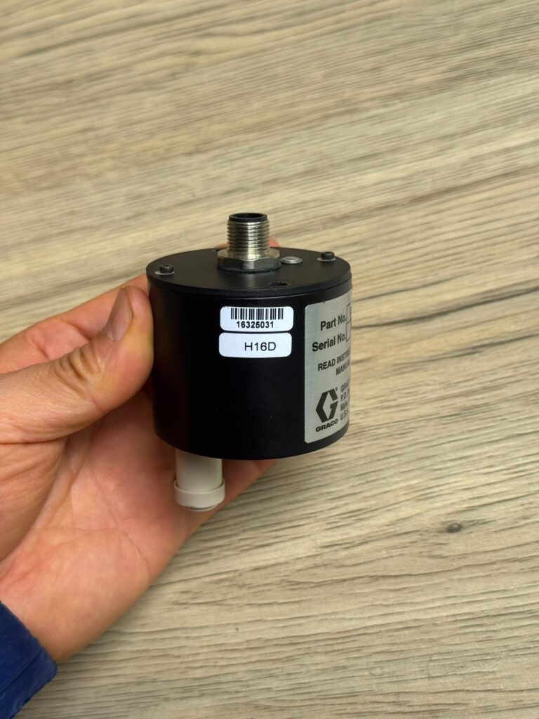 GRACO 24B924 Flowmeter thumbnail