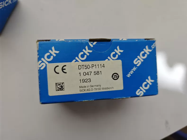 SICK Sensor DT50-P1114 thumbnail