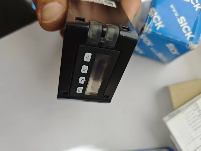 SICK Sensor DT50-P1114 thumbnail