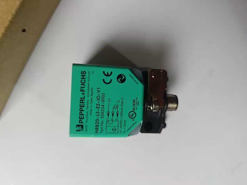 Pepperl+Fuchs Proximity Sensor NRB20-L3-E2-IO-V1 thumbnail