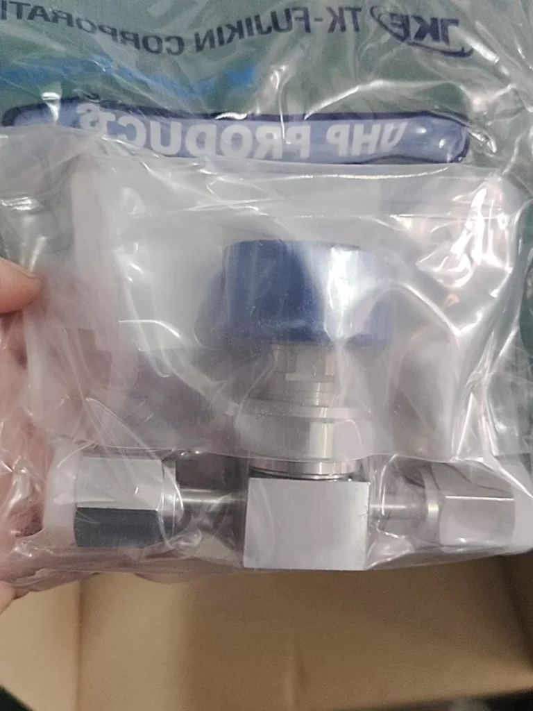 Fujikin S4DVNCT-UF-PF-P Diaphragm Valve thumbnail