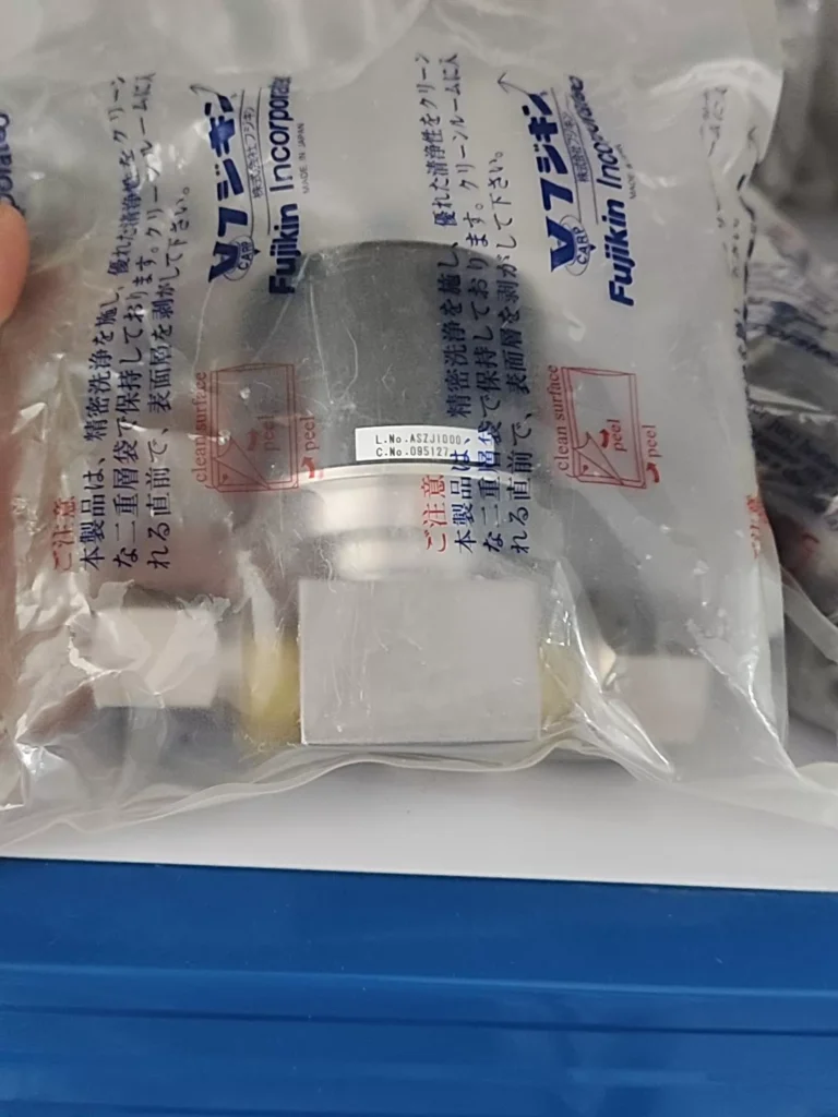 Fujikin FUND-71G-9.52-2 Diaphragm Valve