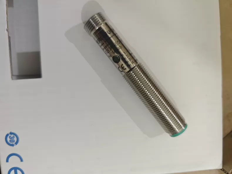 Pepperl+Fuchs Ultrasonic Sensor UB200-12GM-E5-V1 thumbnail